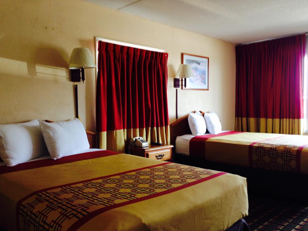 Happy Holiday Motel Myrtle Beach Extérieur photo