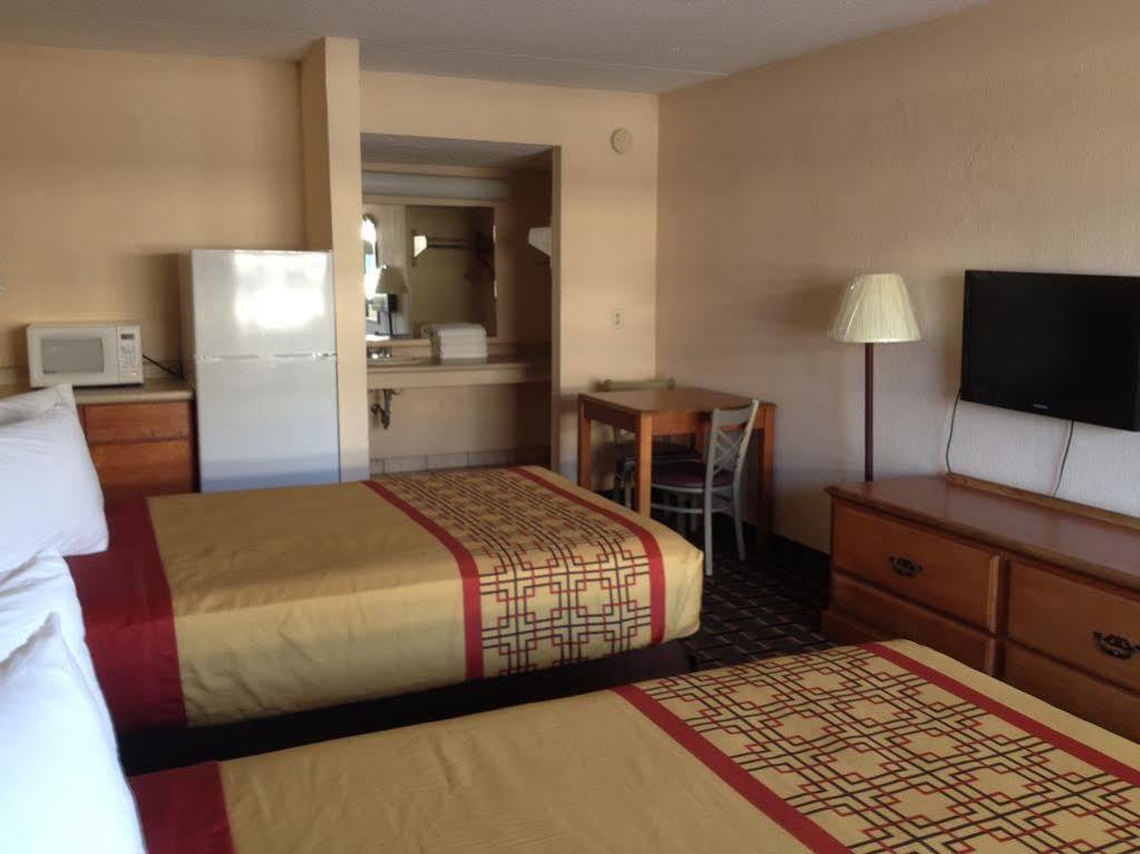 Happy Holiday Motel Myrtle Beach Extérieur photo