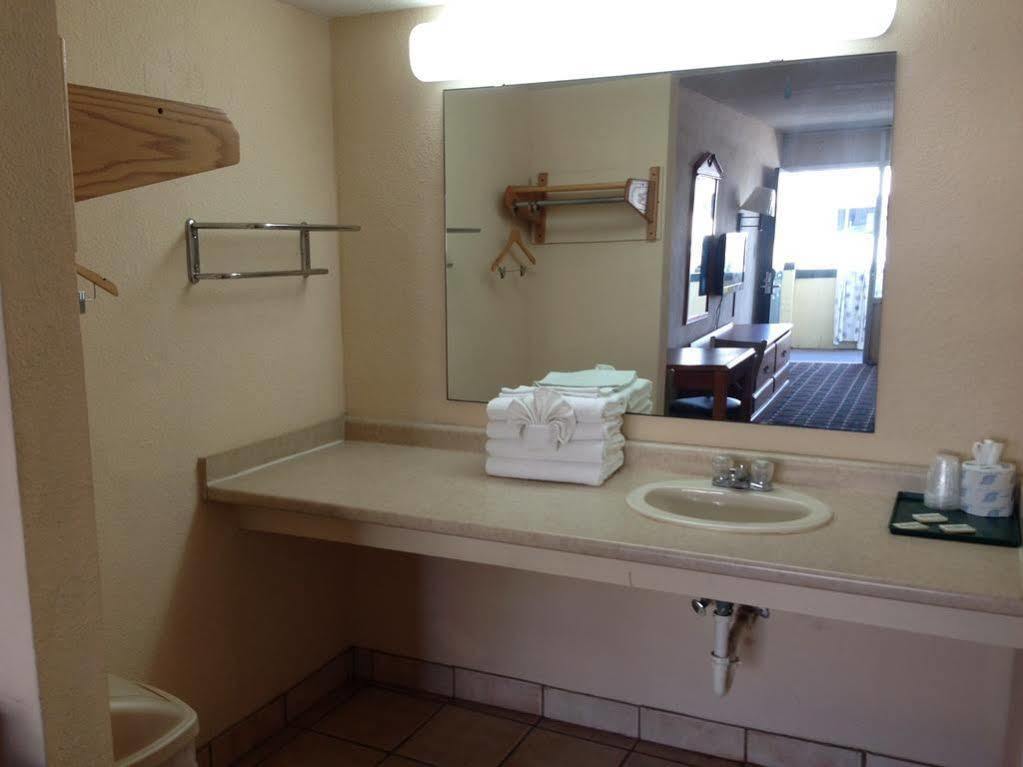 Happy Holiday Motel Myrtle Beach Extérieur photo